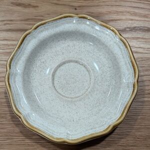 Mikasa Garden Club Fresh Floral Stoneware. Pre-Owned.